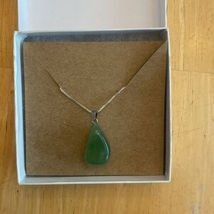 Sterling Silver 18 in necklace with green stone pendant with box. Giftable.